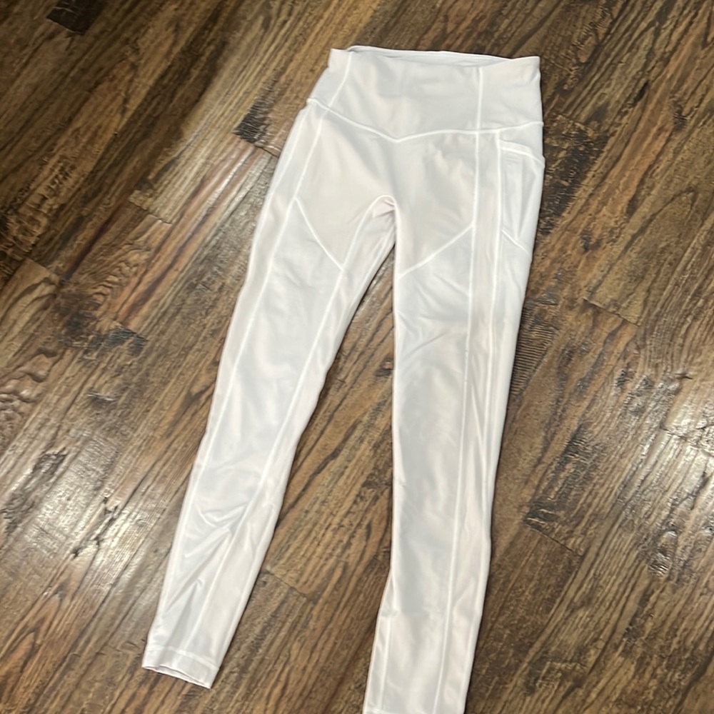 Lululemon white leggings with pockets
